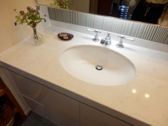 美しさと使いやすさを兼ね備えた洗面化粧台に 美しさと使いやすさを兼ね備えた洗面化粧台に